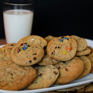 White Chocolate Macadamia Cookie